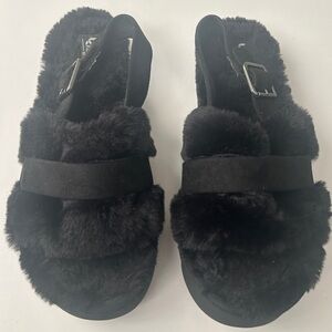 Women’s Koolaburra by Ugg Black slippers size 8